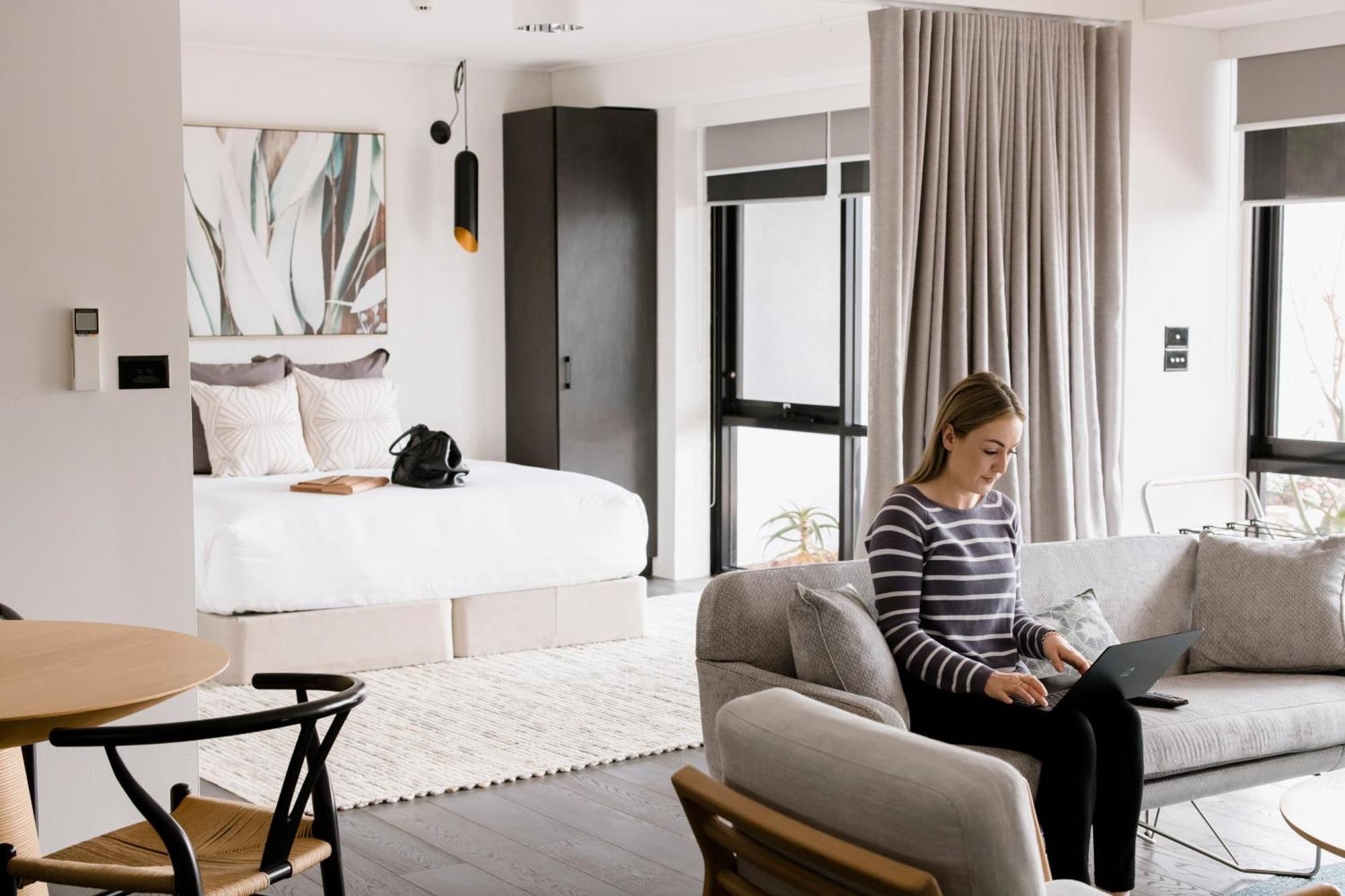 Готель Waurn Ponds Estate Екстер'єр фото