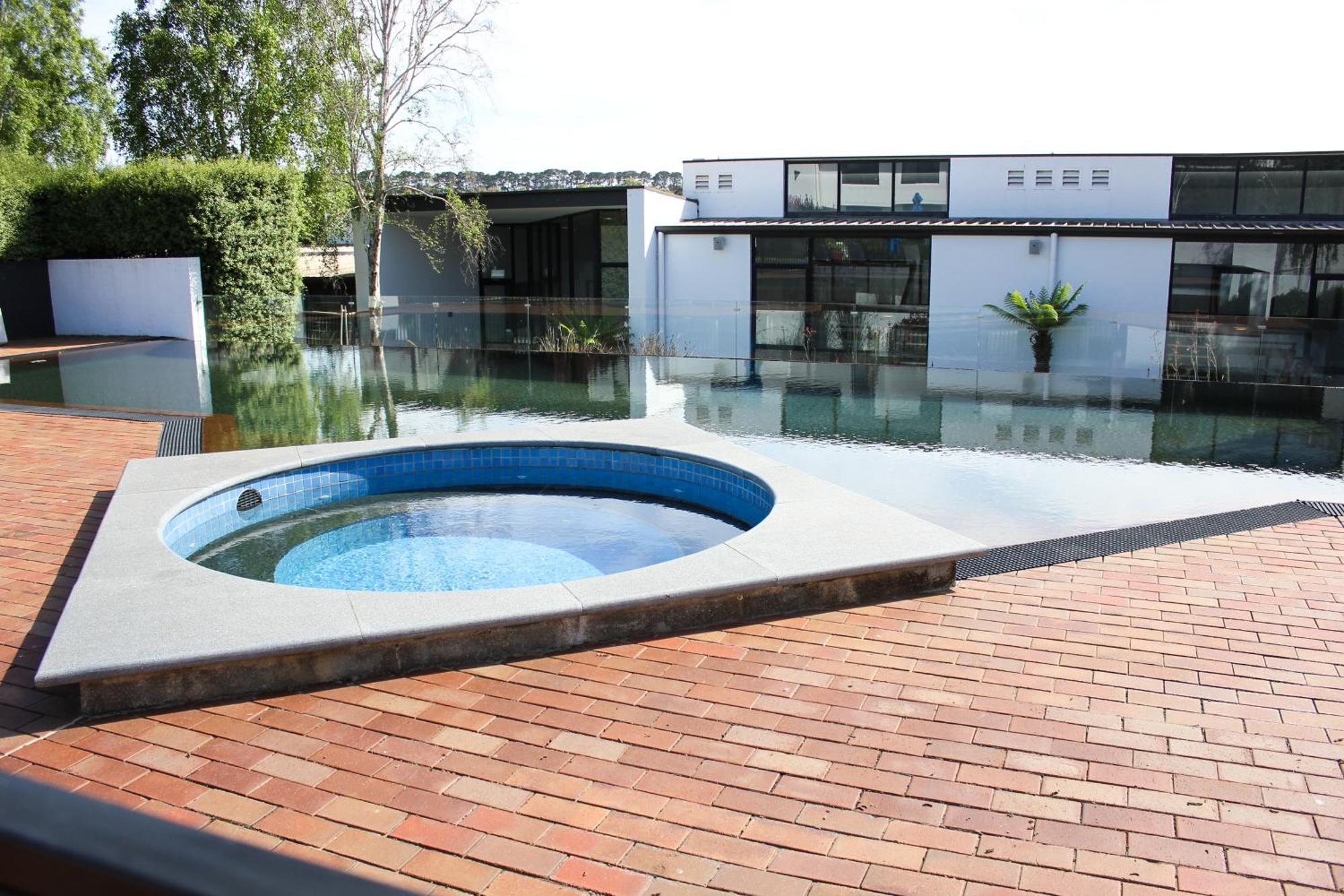 Готель Waurn Ponds Estate Екстер'єр фото